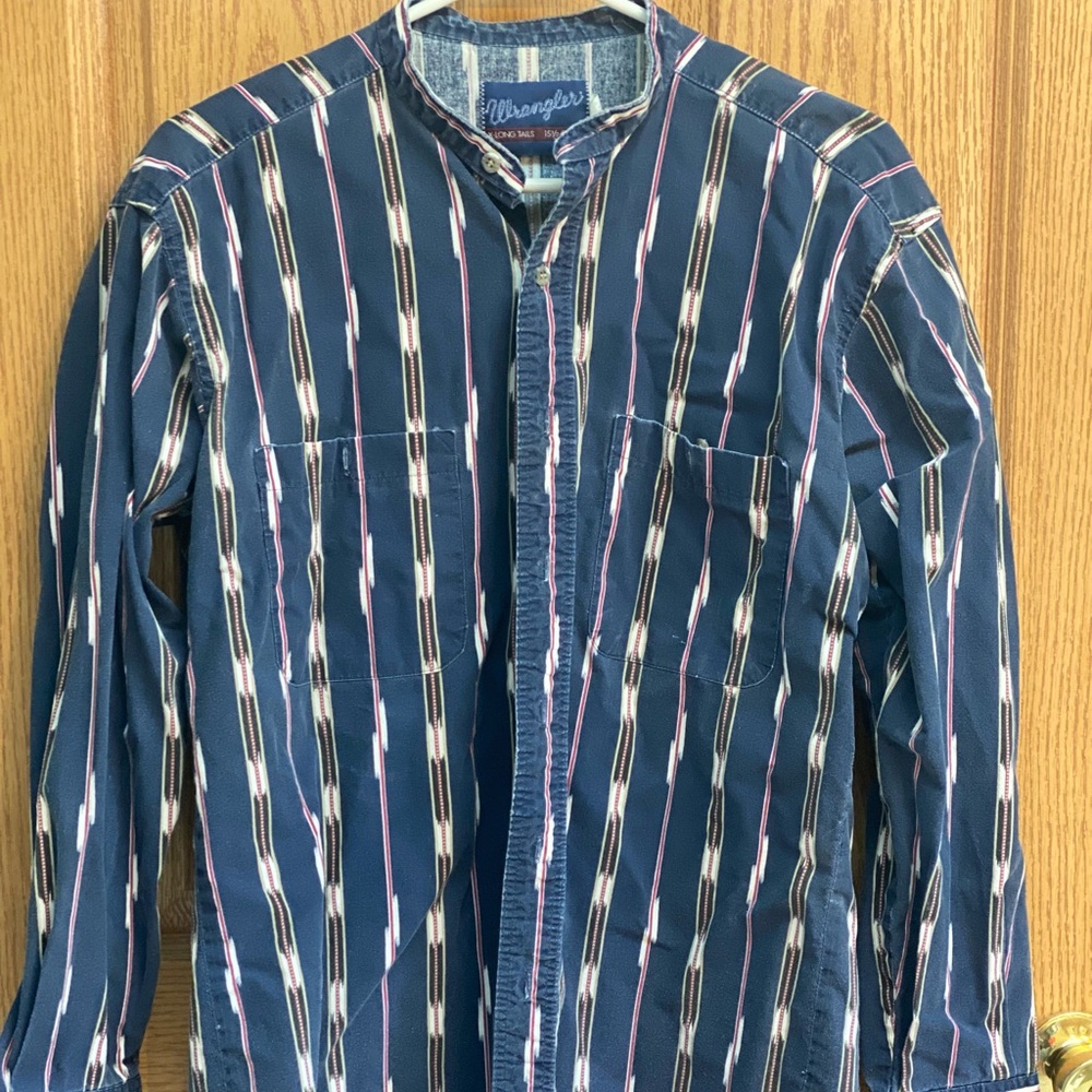 Vintage Wrangler collarless button up Western shirt.